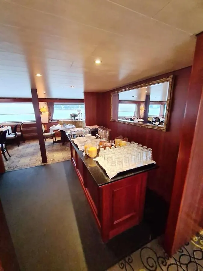 Fairtours Hotelschiff Rembrandt van Rijn Düsseldorf 0*,  Allemagne