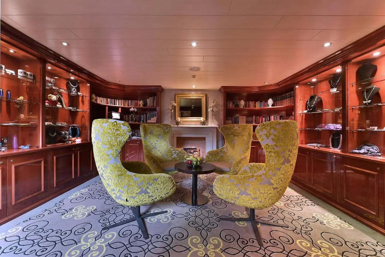 Botel Fairtours Hotelschiff Rembrandt Van Rijn Düsseldorf