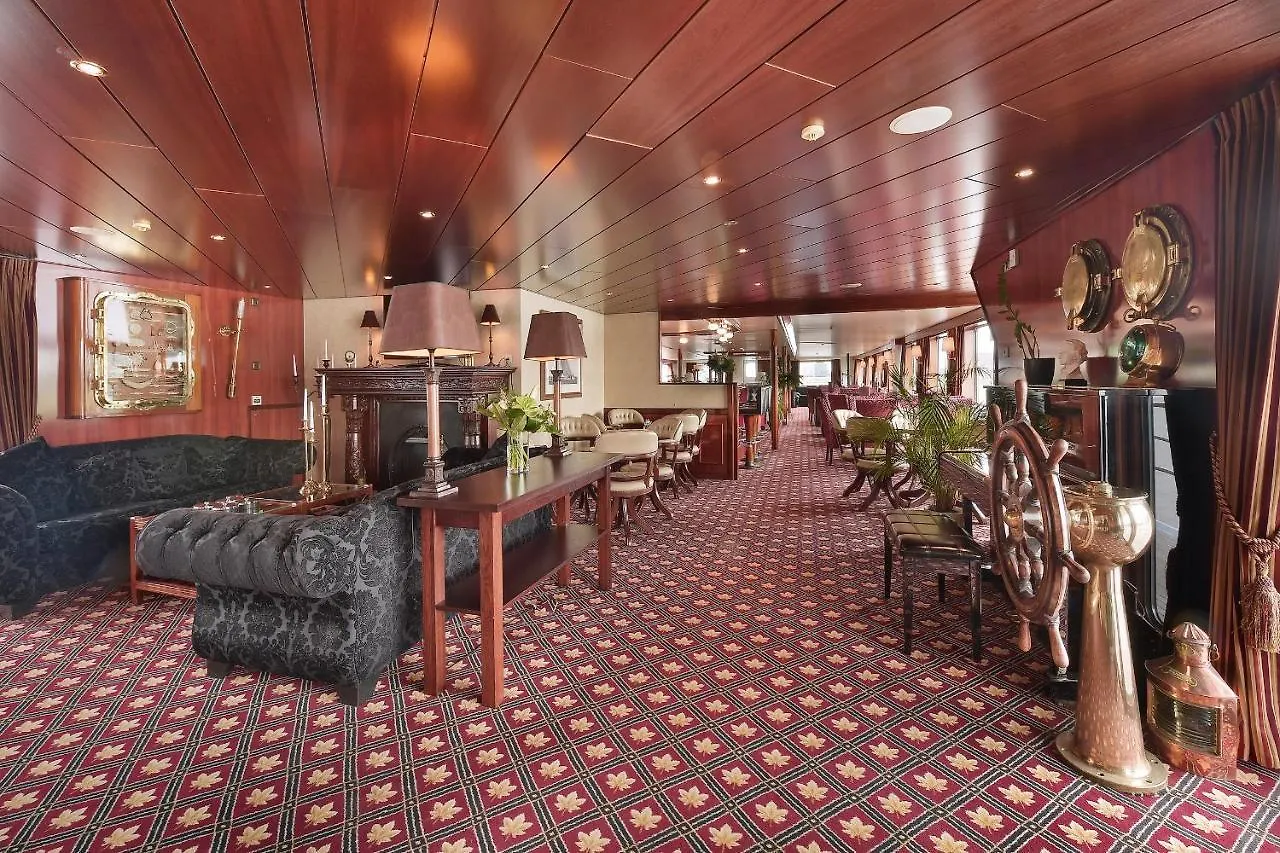 Fairtours Hotelschiff Rembrandt Van Rijn Düsseldorf Německo