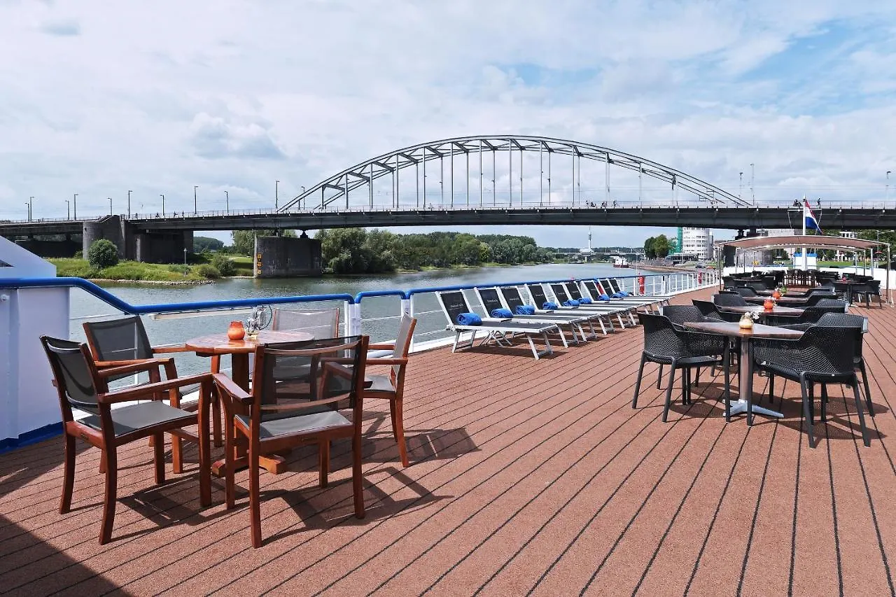Fairtours Hotelschiff Rembrandt Van Rijn Düsseldorf Botel