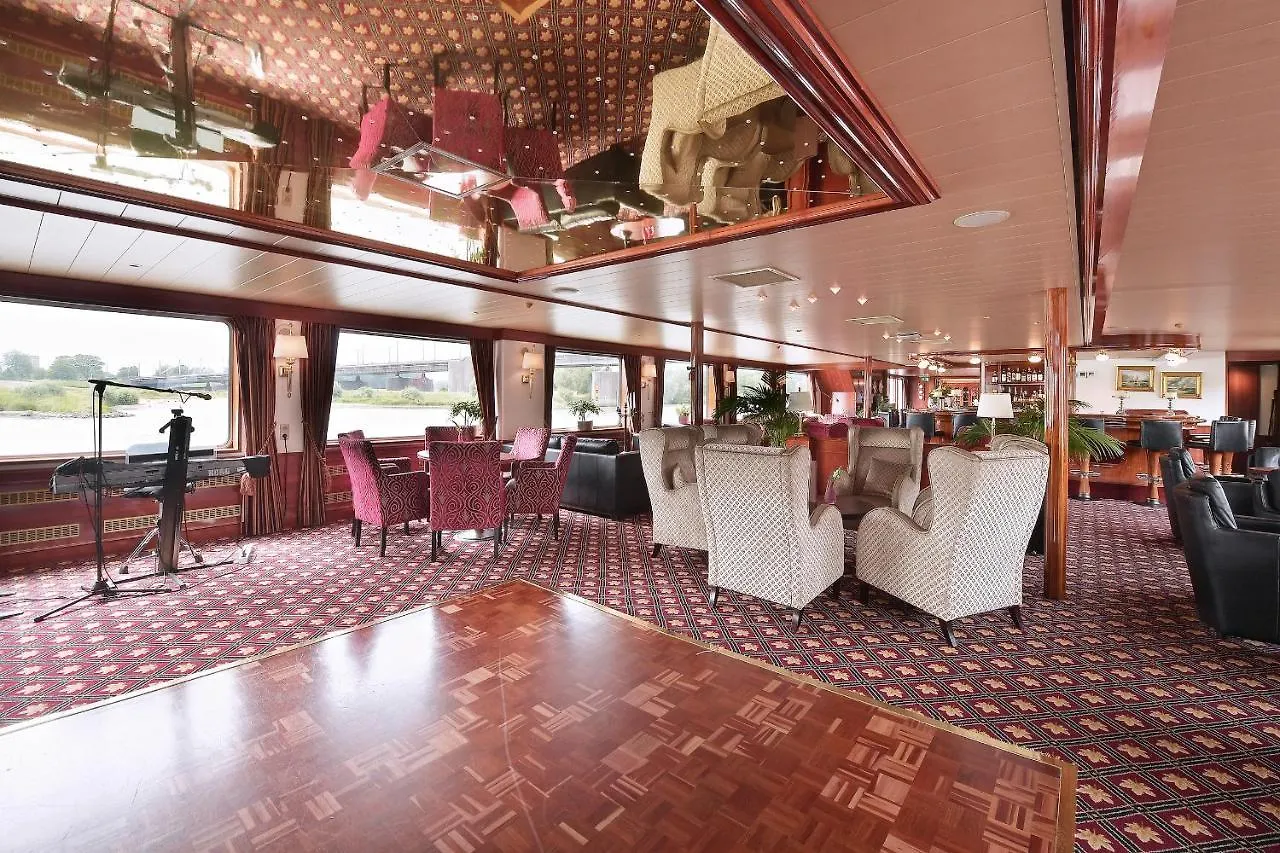 Fairtours Hotelschiff Rembrandt Van Rijn Düsseldorf