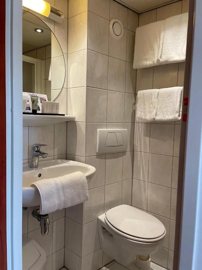 Fairtours Hotelschiff Rembrandt Van Rijn Düsseldorf 0*,