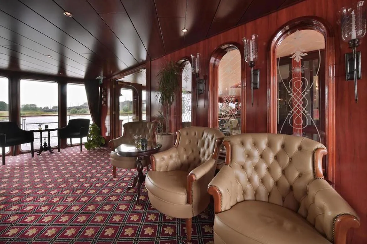 Botel Fairtours Hotelschiff Rembrandt Van Rijn Dusseldorf