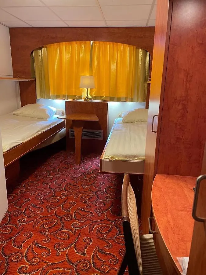Botel Fairtours Hotelschiff Rembrandt Van Rijn Dusseldorf Germany