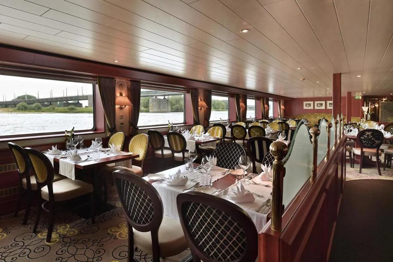 Fairtours Hotelschiff Rembrandt Van Rijn Dusseldorf Botel